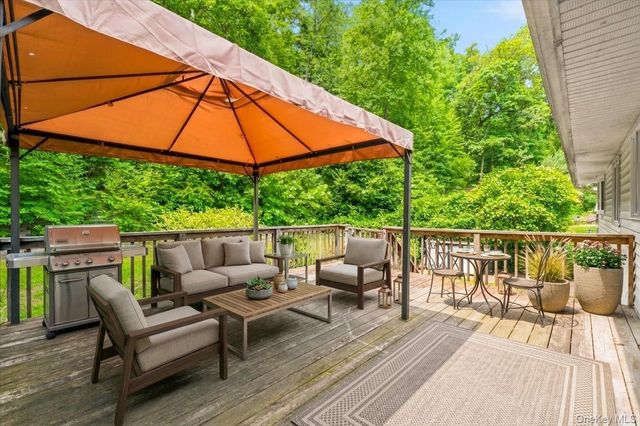 77 Wharton Drive, Cortlandt Manor, NY 10567