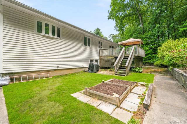 77 Wharton Drive, Cortlandt Manor, NY 10567