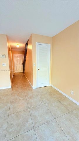 948 SW 74th Ave 948, North Lauderdale, FL 33068