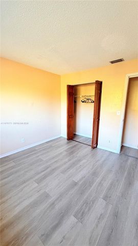 948 SW 74th Ave 948, North Lauderdale, FL 33068