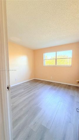 948 SW 74th Ave 948, North Lauderdale, FL 33068