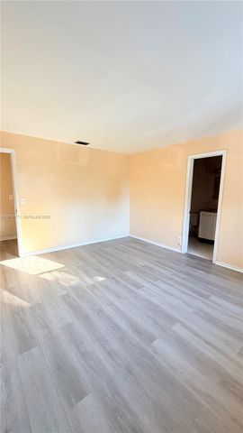 948 SW 74th Ave 948, North Lauderdale, FL 33068