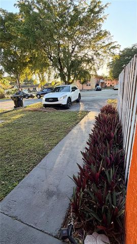 948 SW 74th Ave 948, North Lauderdale, FL 33068