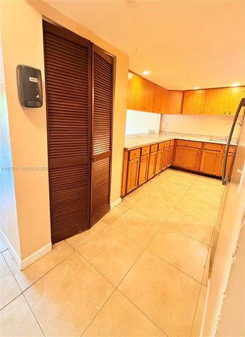 948 SW 74th Ave 948, North Lauderdale, FL 33068