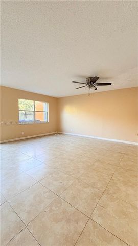 948 SW 74th Ave 948, North Lauderdale, FL 33068