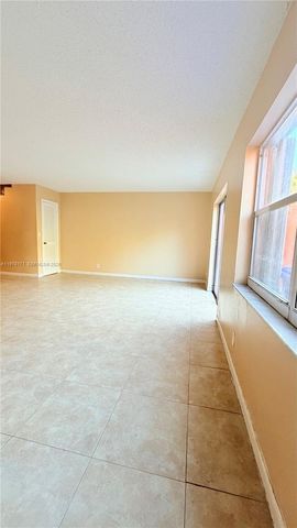 948 SW 74th Ave 948, North Lauderdale, FL 33068