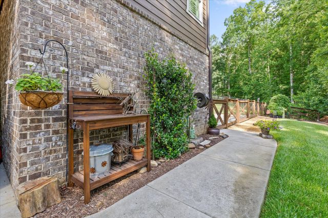 697 Sugar Leaf Lane, Soddy Daisy, TN 37379