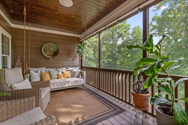 697 Sugar Leaf Lane, Soddy Daisy, TN 37379