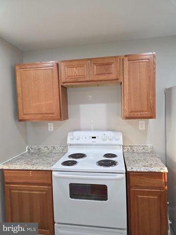 1042 ELLICOTT DR, Baltimore, MD 21216