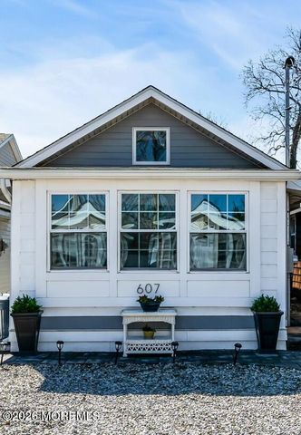 607 Central Avenue, Spring Lake Heights, NJ 07762