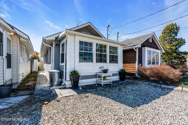 607 Central Avenue, Spring Lake Heights, NJ 07762