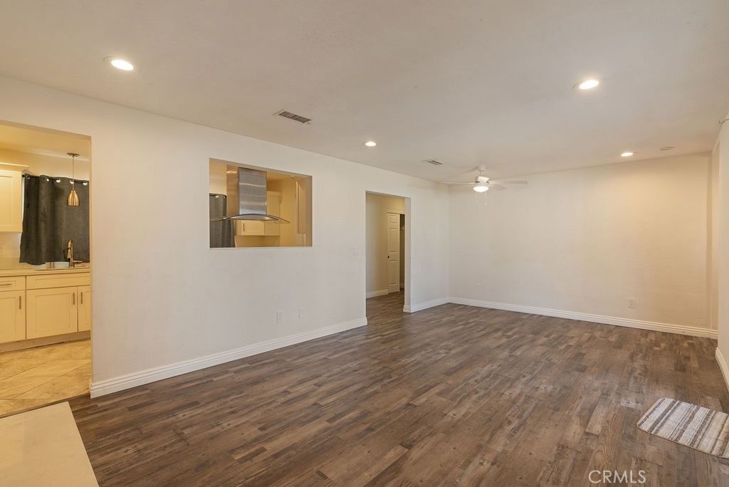 Image 5 of property listing at 9116 G Avenue, Hesperia, CA 92345