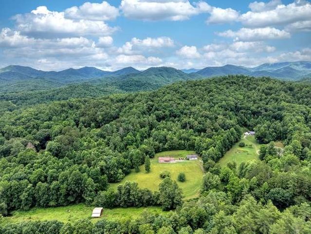 200 Gold Leaf Lane, Murphy, NC 28906