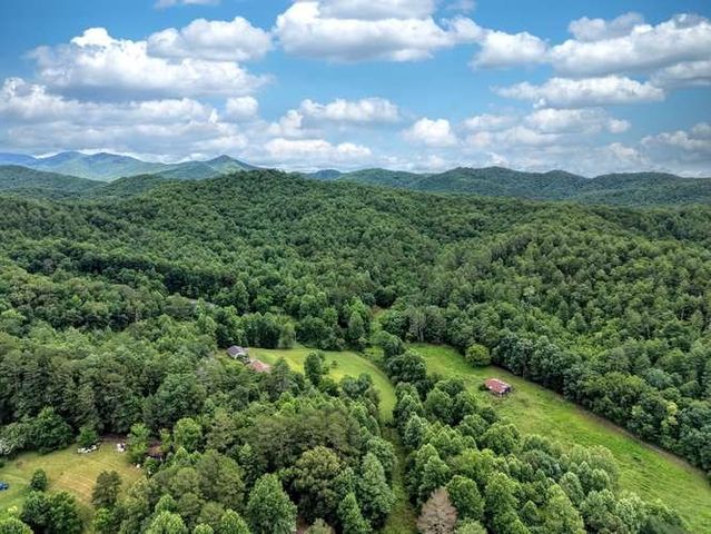 200 Gold Leaf Lane, Murphy, NC 28906