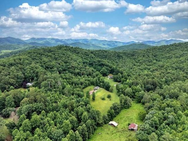 200 Gold Leaf Lane, Murphy, NC 28906