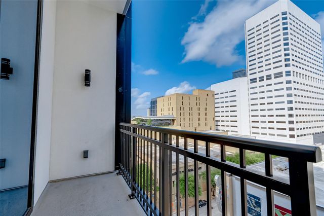 1211 Caroline Street, 907, Houston, TX 77002