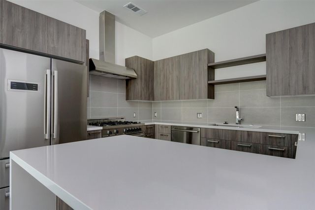 1211 Caroline Street, 907, Houston, TX 77002