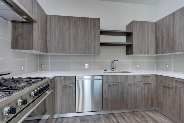 1211 Caroline Street, 907, Houston, TX 77002