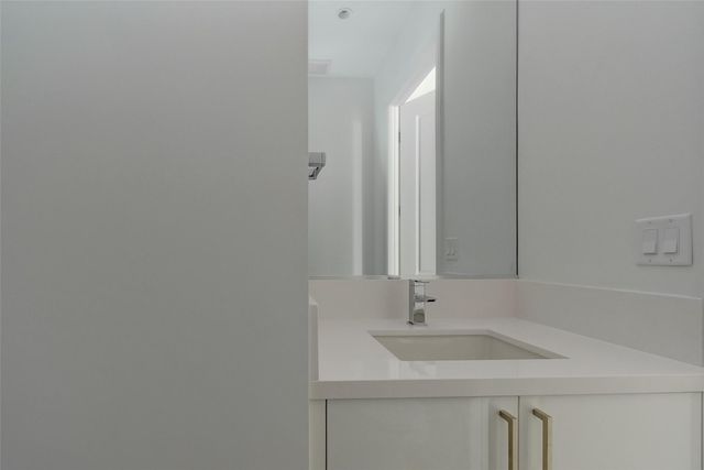 1211 Caroline Street, 907, Houston, TX 77002