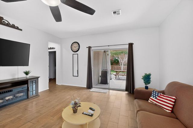 2923 Bosque De Oro Drive SW, Albuquerque, NM 87121