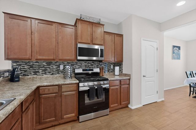 2923 Bosque De Oro Drive SW, Albuquerque, NM 87121