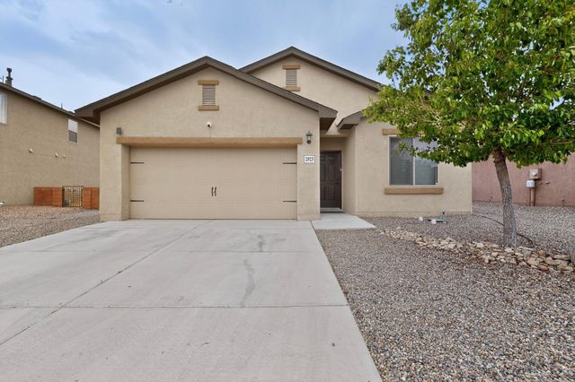 2923 Bosque De Oro Drive SW, Albuquerque, NM 87121