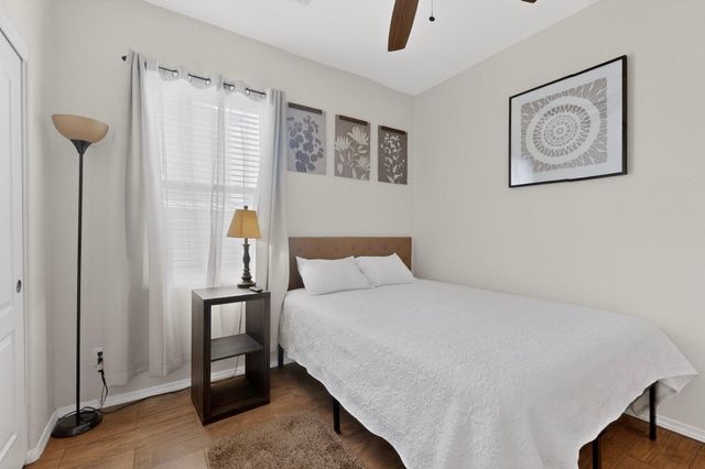 2923 Bosque De Oro Drive SW, Albuquerque, NM 87121