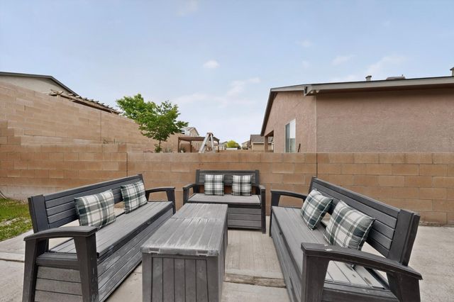 2923 Bosque De Oro Drive SW, Albuquerque, NM 87121