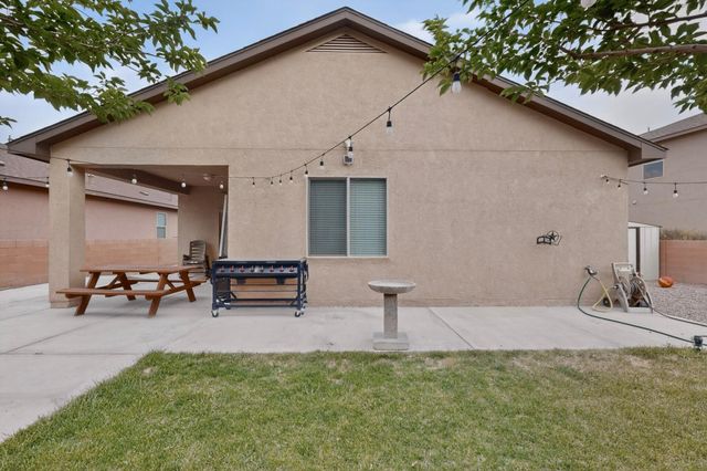 2923 Bosque De Oro Drive SW, Albuquerque, NM 87121