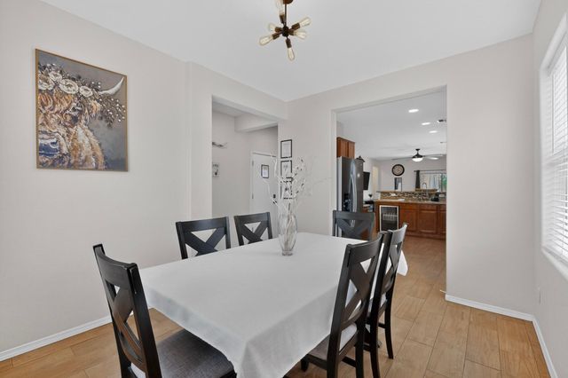 2923 Bosque De Oro Drive SW, Albuquerque, NM 87121