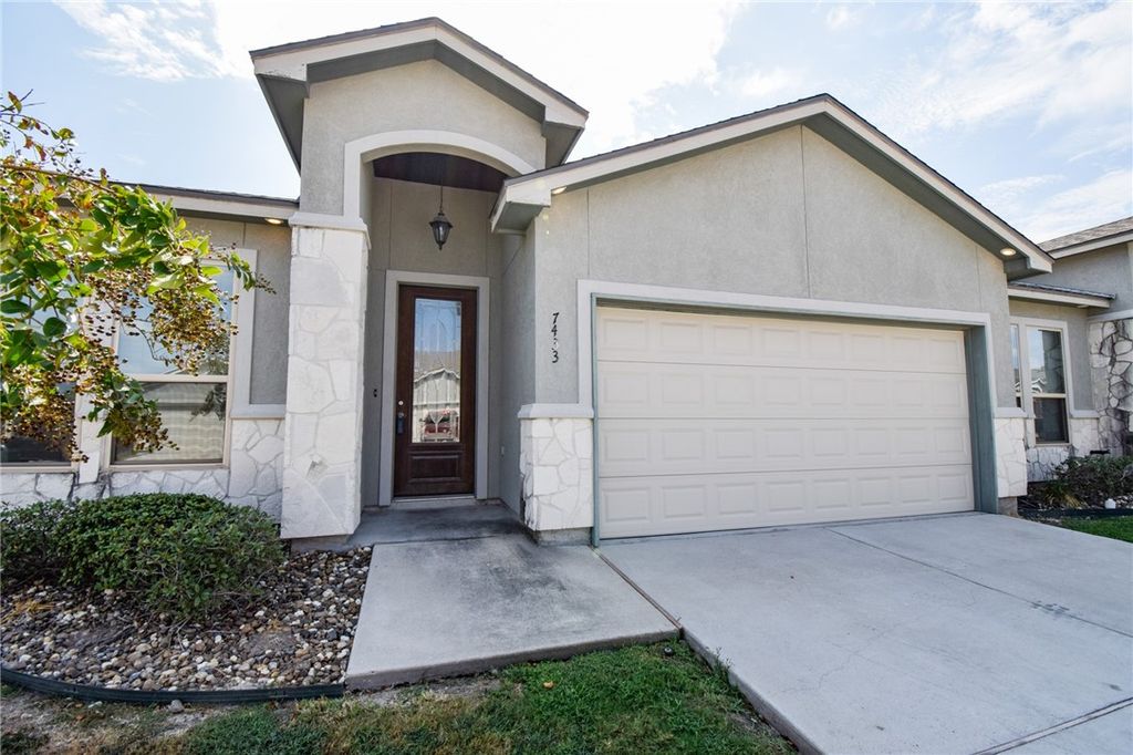 7433 Castille Ct, Corpus Christi, TX 78414 — photo 3
