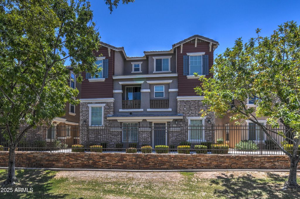 134 W CAMPBELL Court, Gilbert, AZ 85233