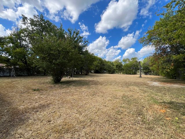 3109 Pioneer Street, Fort Worth, TX 76119