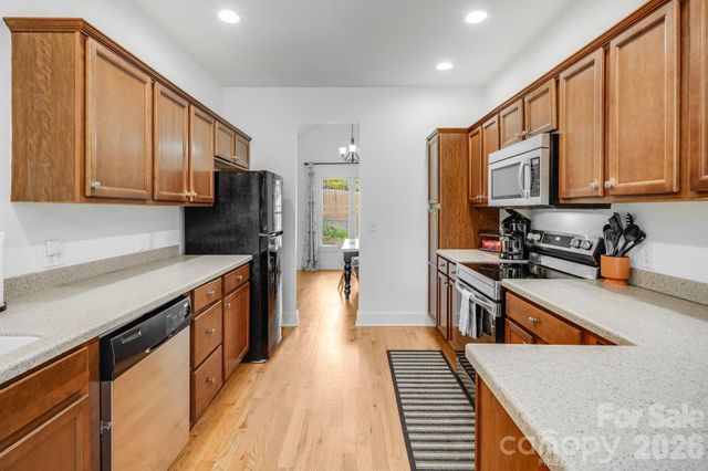 28 Greenbriar Road, Black Mountain, NC 28711