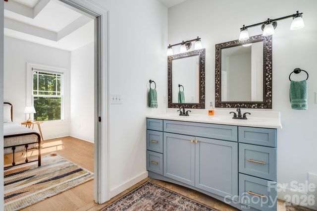 28 Greenbriar Road, Black Mountain, NC 28711