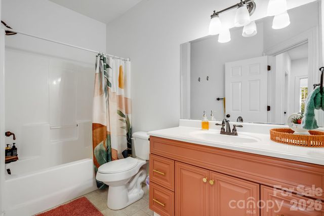 28 Greenbriar Road, Black Mountain, NC 28711