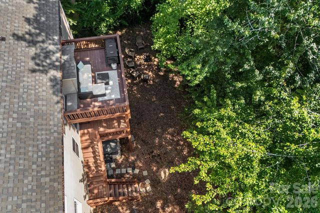 28 Greenbriar Road, Black Mountain, NC 28711