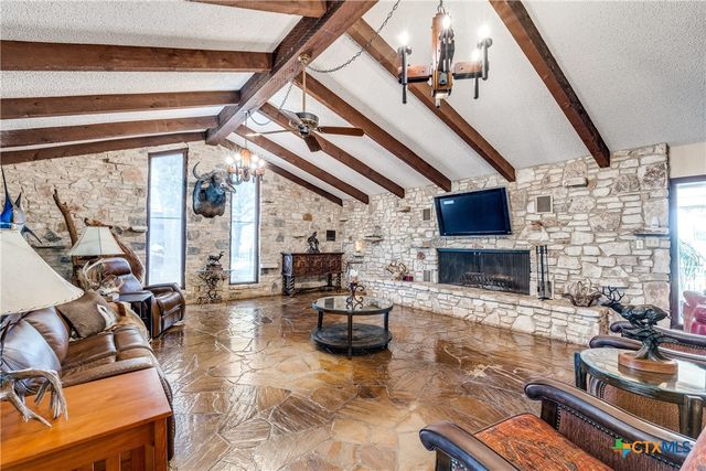 10745 Rosemar Lane, Adkins, TX 78101