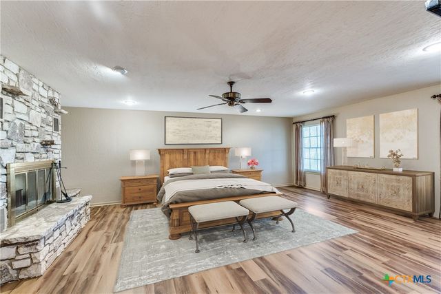 10745 Rosemar Lane, Adkins, TX 78101