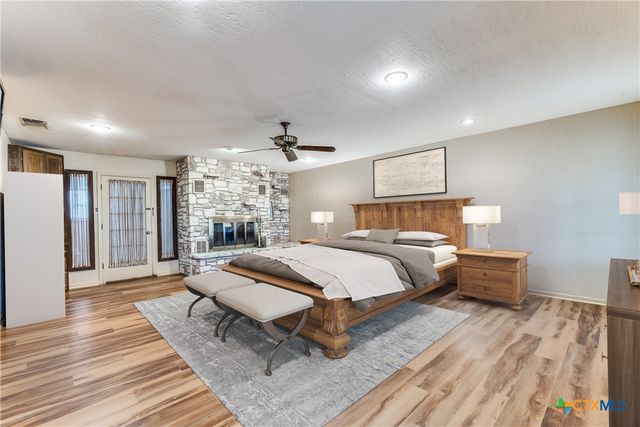 10745 Rosemar Lane, Adkins, TX 78101