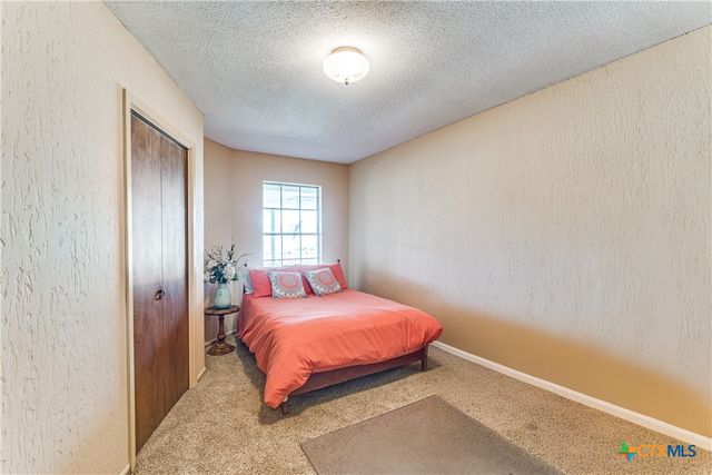 10745 Rosemar Lane, Adkins, TX 78101