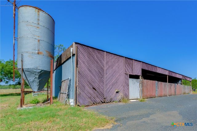 10745 Rosemar Lane, Adkins, TX 78101