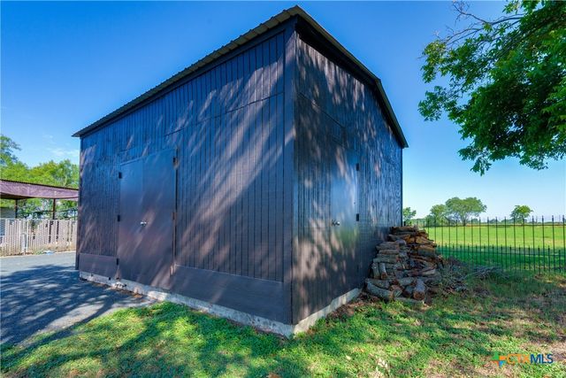 10745 Rosemar Lane, Adkins, TX 78101