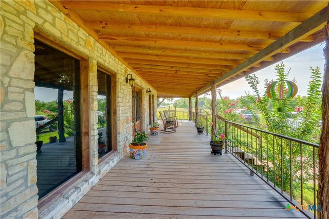 10745 Rosemar Lane, Adkins, TX 78101