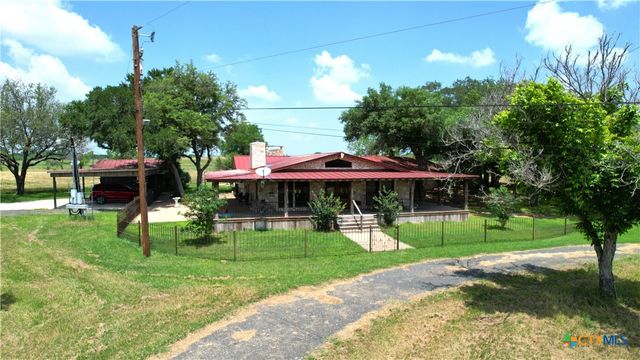 10745 Rosemar Lane, Adkins, TX 78101