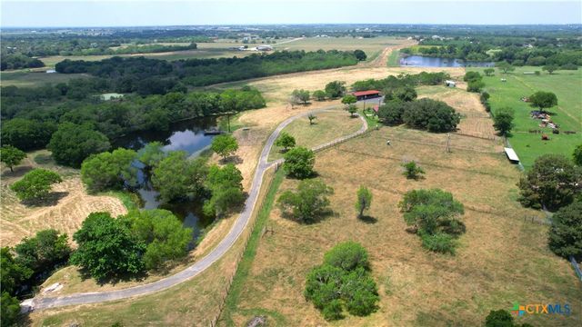 10745 Rosemar Lane, Adkins, TX 78101