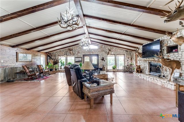 10745 Rosemar Lane, Adkins, TX 78101