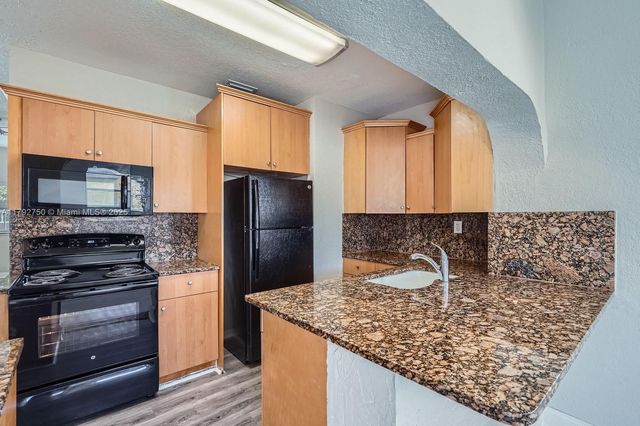 1840 NW 184th St, Miami Gardens, FL 33056