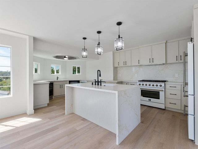 28148 Mountain Meadow Road, Escondido, CA 92026