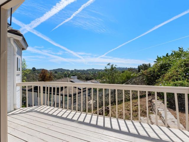 28148 Mountain Meadow Road, Escondido, CA 92026